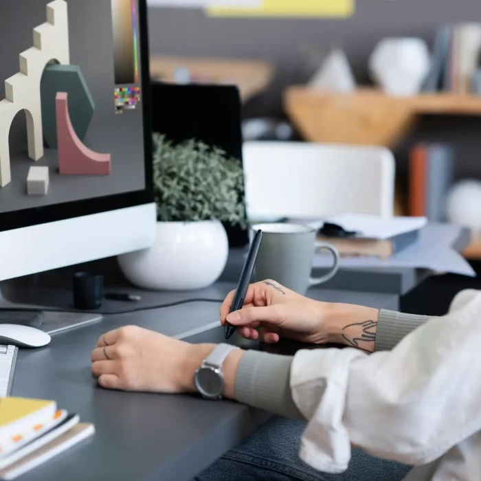 img-young-woman-working-animation-studio